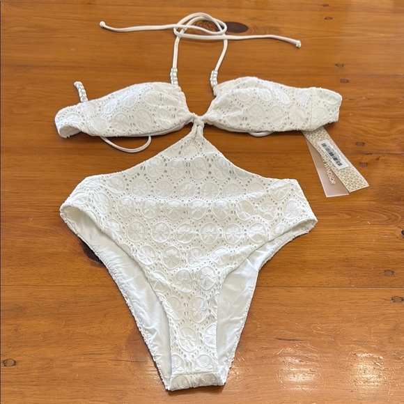 DEVON WINDSOR
Riley Swimsuit Ivory Eyelet NWT - Picture 4 of 8